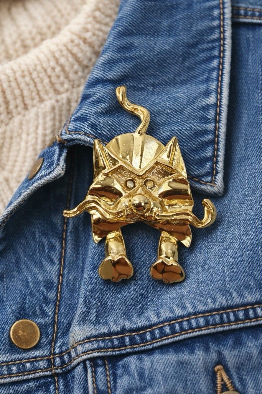 Gold Cat Brooch Figural Animal Pin Vintage Whimsical Kitsch Statement
